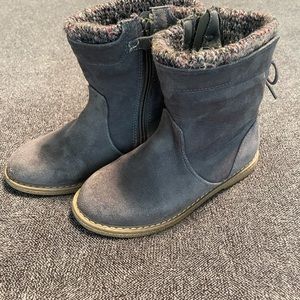 Girls boots